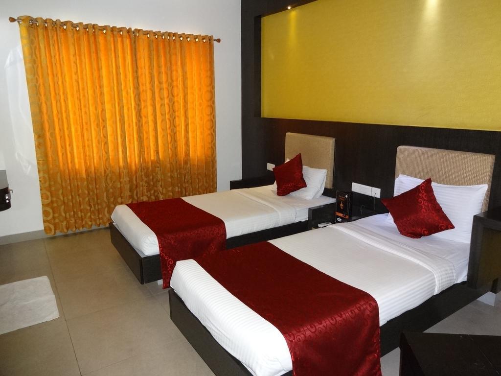 Pl.A Rathna Residency Hotel Tiruchirappalli Room photo